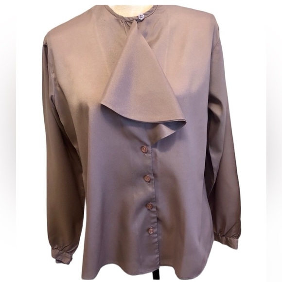 Vintage Tops - 1970s Lilac Ruffle Blouse: Vintage Silky Career Top, size Medium